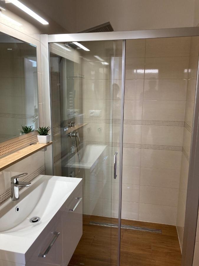 Apartmany Rubin Nesvady Bagian luar foto